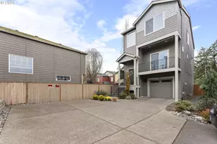 3037 SW Sherman Pl, Beaverton, OR 97003 - Photo 3