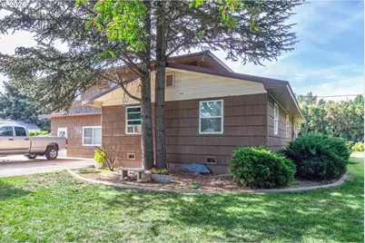 715 W Coe Ave, Stanfield, OR 97875 - Photo 1