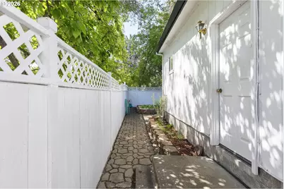 515 NW Dimmick St, Grants Pass, OR 97526 - Photo 31