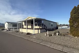 213 River Ridge Ave, Roseburg, OR 97471 - Photo 13