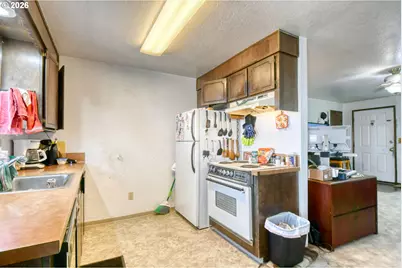 810 SW 10th St, Pendleton, OR 97801 - Photo 5