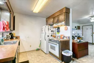 810 SW 10th St, Pendleton, OR 97801 - Photo 5