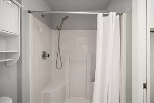 549 SE 72nd Ave, Hillsboro, OR 97123 - Photo 13