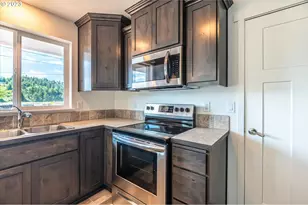 716 Southwest Blvd, Coos Bay, OR 97420 - Photo 13