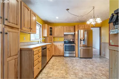 1595 NW Rachel Ave, Roseburg, OR 97471 - Photo 9