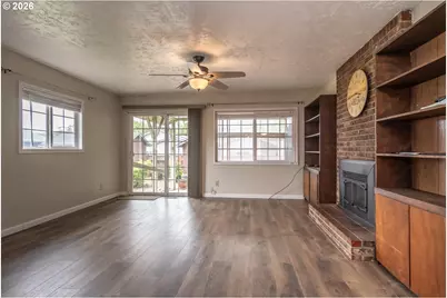1595 NW Rachel Ave, Roseburg, OR 97471 - Photo 15