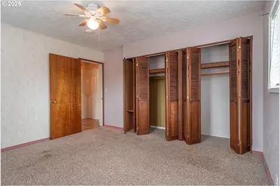 1595 NW Rachel Ave, Roseburg, OR 97471 - Photo 21