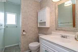 1595 NW Rachel Ave, Roseburg, OR 97471 - Photo 23