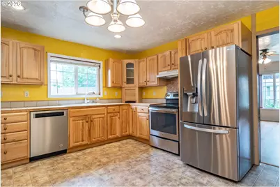 1595 NW Rachel Ave, Roseburg, OR 97471 - Photo 7