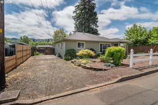 1595 NW Rachel Ave, Roseburg, OR 97471 - Photo 47