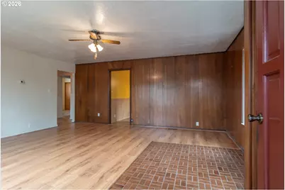 1595 NW Rachel Ave, Roseburg, OR 97471 - Photo 3