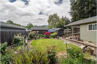 1595 NW Rachel Ave, Roseburg, OR 97471 - Photo 35