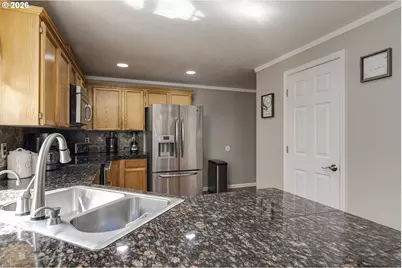 5911 NE 54th St, Vancouver, WA 98661 - Photo 9