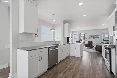 17100 SW Albatross Ln, Beaverton, OR 97007 - Photo 9