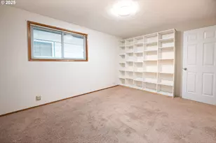 633 Rowan Ave, Springfield, OR 97477 - Photo 43