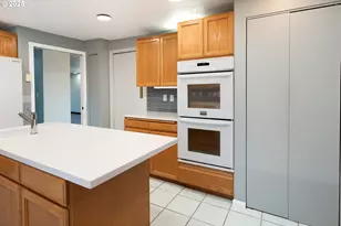 633 Rowan Ave, Springfield, OR 97477 - Photo 33