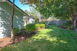 633 Rowan Ave, Springfield, OR 97477 - Photo 21