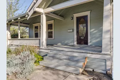 307 NE 10th St, McMinnville, OR 97128 - Photo 3