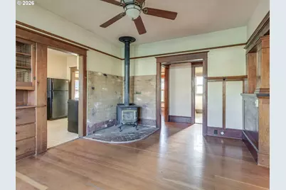 307 NE 10th St, McMinnville, OR 97128 - Photo 11