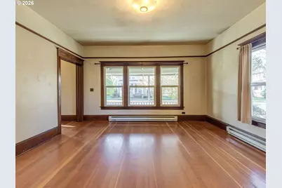 307 NE 10th St, McMinnville, OR 97128 - Photo 7