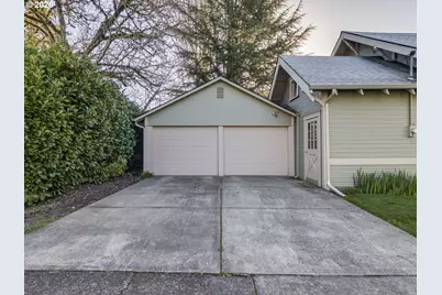 307 NE 10th St, McMinnville, OR 97128 - Photo 43