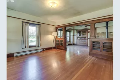 307 NE 10th St, McMinnville, OR 97128 - Photo 5