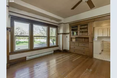 307 NE 10th St, McMinnville, OR 97128 - Photo 13