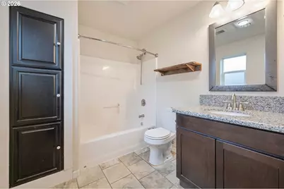 246 S 70th St, Springfield, OR 97478 - Photo 15