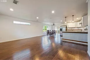 246 S 70th St, Springfield, OR 97478 - Photo 3