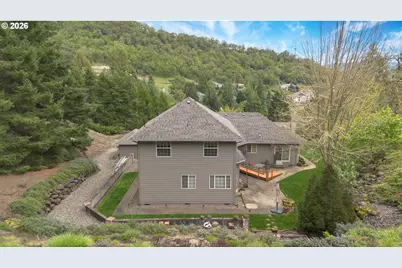 2867 NW Kline St, Roseburg, OR 97471 - Photo 7