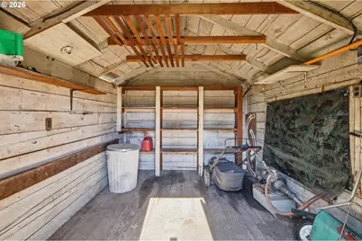 2063 2nd St, Springfield, OR 97477 - Photo 41