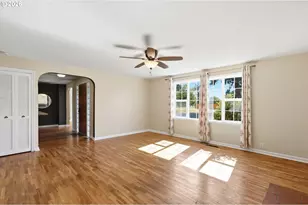 2063 2nd St, Springfield, OR 97477 - Photo 7
