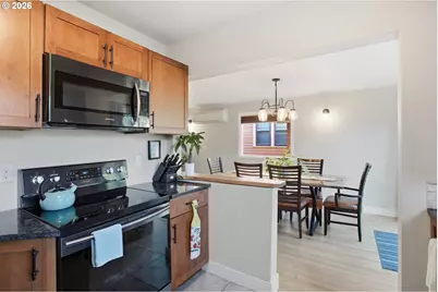 126 E 19th Ave, Eugene, OR 97401 - Photo 9