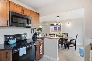 126 E 19th Ave, Eugene, OR 97401 - Photo 9