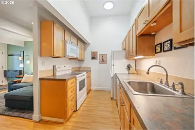 7302 N New York Ave #2, Portland, OR 97203 - Photo 3