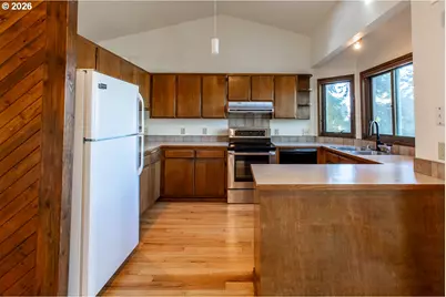 992 Sunset Dr, Springfield, OR 97477 - Photo 9