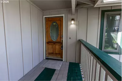 992 Sunset Dr, Springfield, OR 97477 - Photo 5