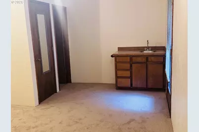 992 Sunset Dr, Springfield, OR 97477 - Photo 33