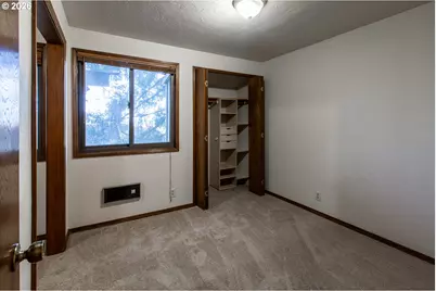 992 Sunset Dr, Springfield, OR 97477 - Photo 17