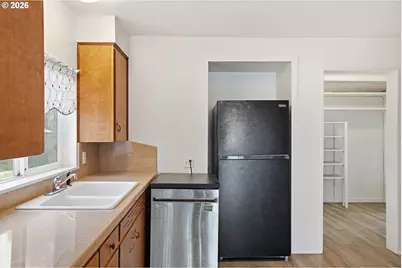 108 W 1st St, Canby, OR 97013 - Photo 9