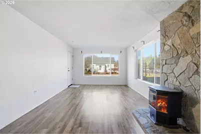 108 W 1st St, Canby, OR 97013 - Photo 5