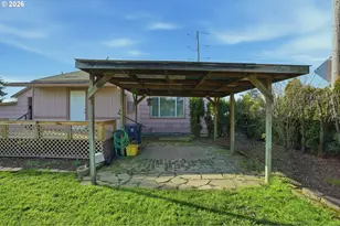 108 W 1st St, Canby, OR 97013 - Photo 23