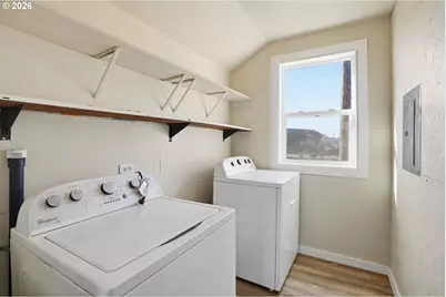 108 W 1st St, Canby, OR 97013 - Photo 13