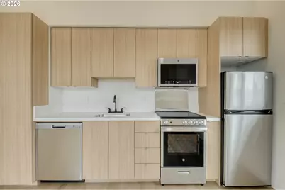 6375 N Lombard St, Portland, OR 97203 - Photo 7