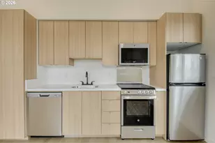 6375 N Lombard St, Portland, OR 97203 - Photo 7