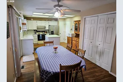 1818 NE Todd St, Roseburg, OR 97470 - Photo 5