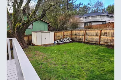 1818 NE Todd St, Roseburg, OR 97470 - Photo 19