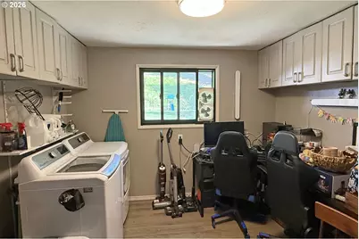 37999 Green Ln, Marcola, OR 97454 - Photo 13