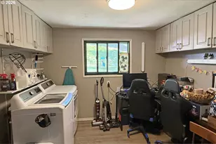 37999 Green Ln, Marcola, OR 97454 - Photo 13