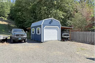 37999 Green Ln, Marcola, OR 97454 - Photo 27